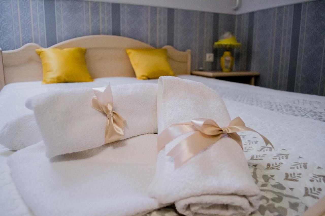 Hotel Beauty Complex à Berehove  Extérieur photo