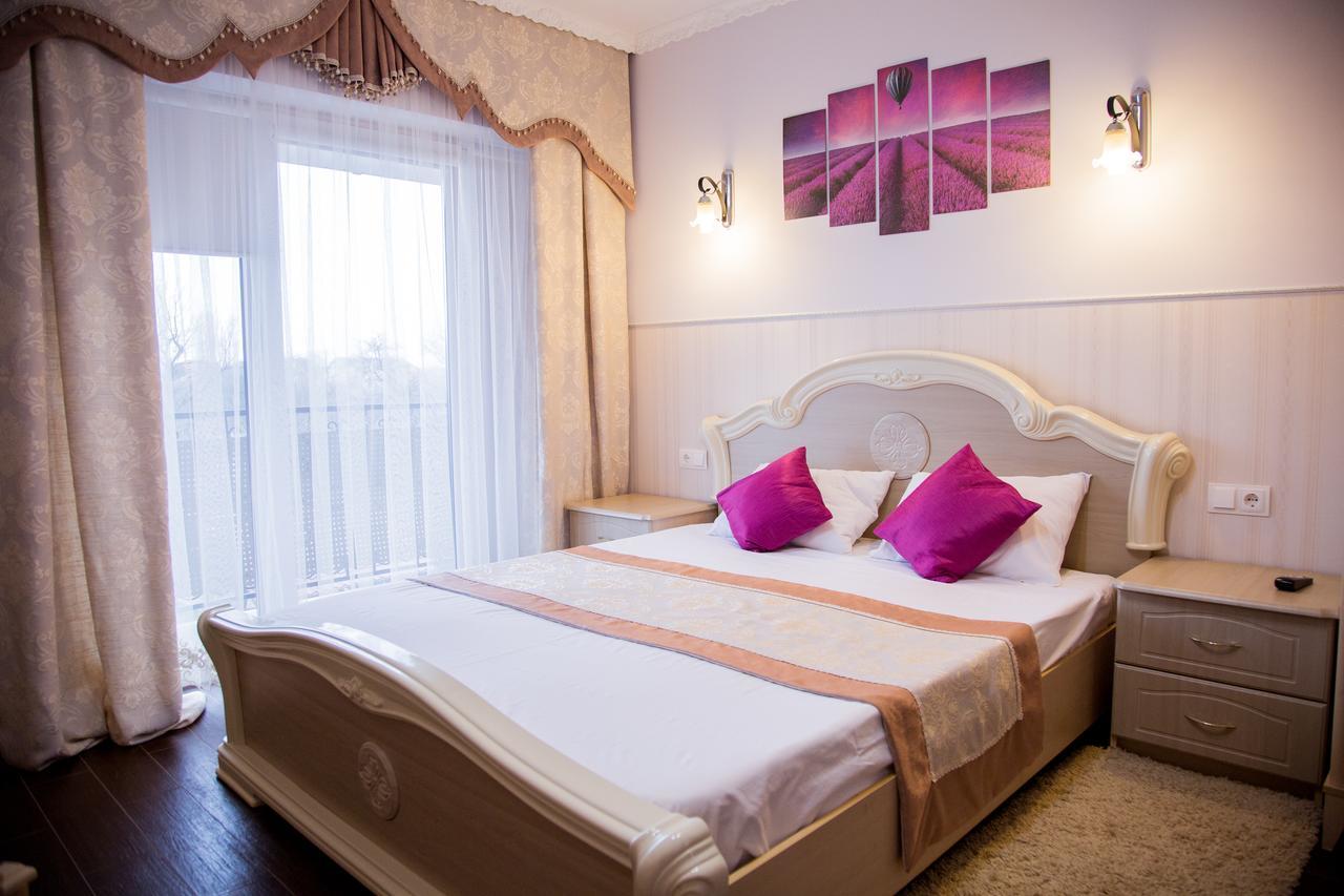 Hotel Beauty Complex à Berehove  Extérieur photo