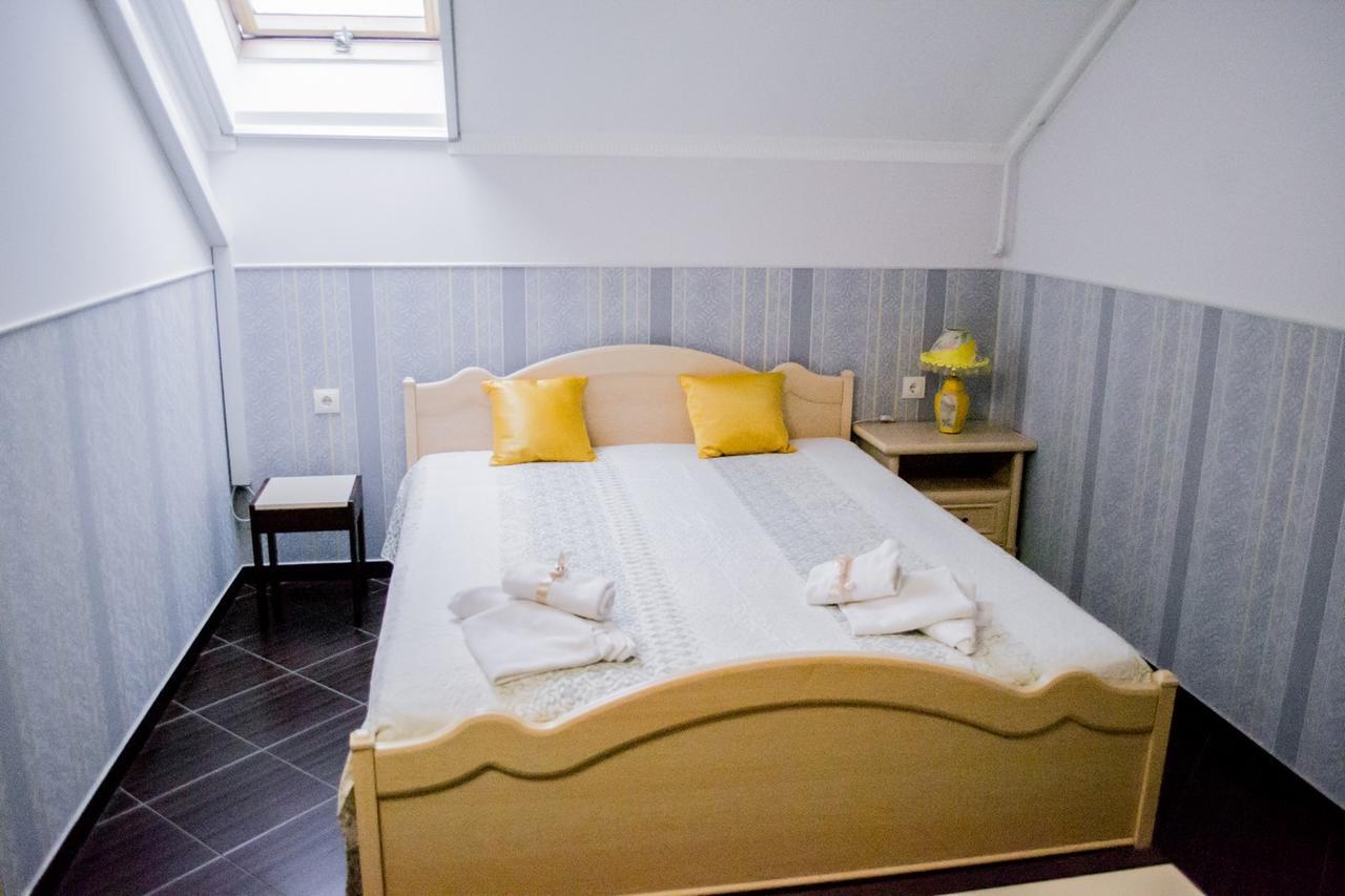 Hotel Beauty Complex à Berehove  Extérieur photo