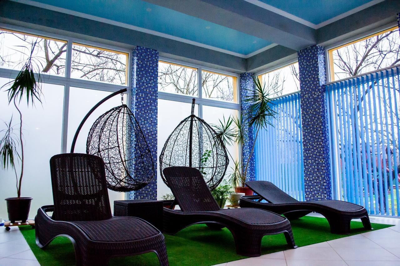 Hotel Beauty Complex à Berehove  Extérieur photo
