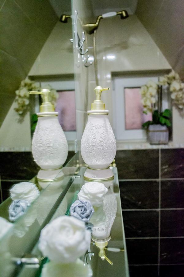 Hotel Beauty Complex à Berehove  Extérieur photo